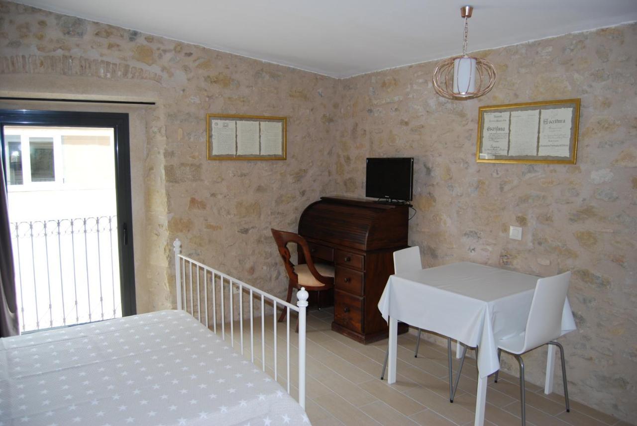 Apartaments Fonda Comerc Torroella de Montgrí Exterior foto