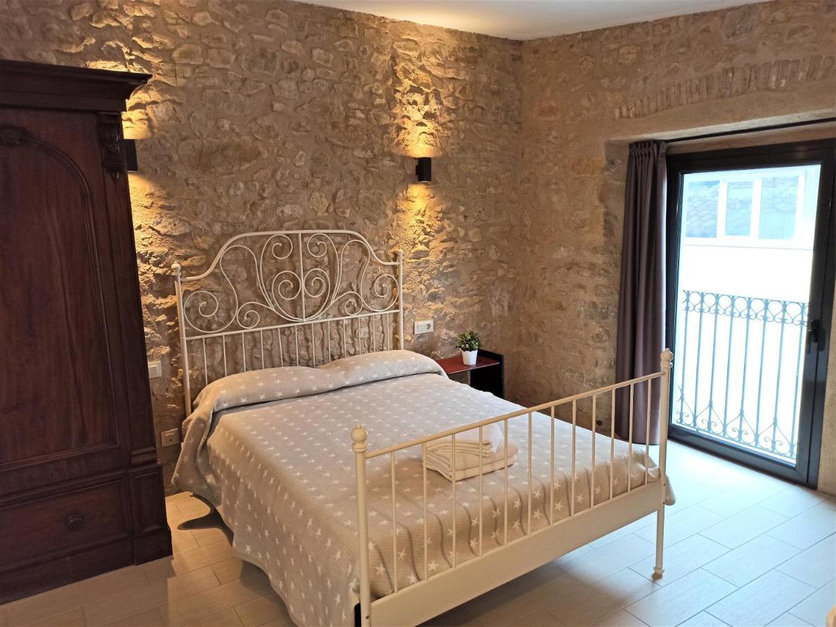 Apartaments Fonda Comerc Torroella de Montgrí Exterior foto