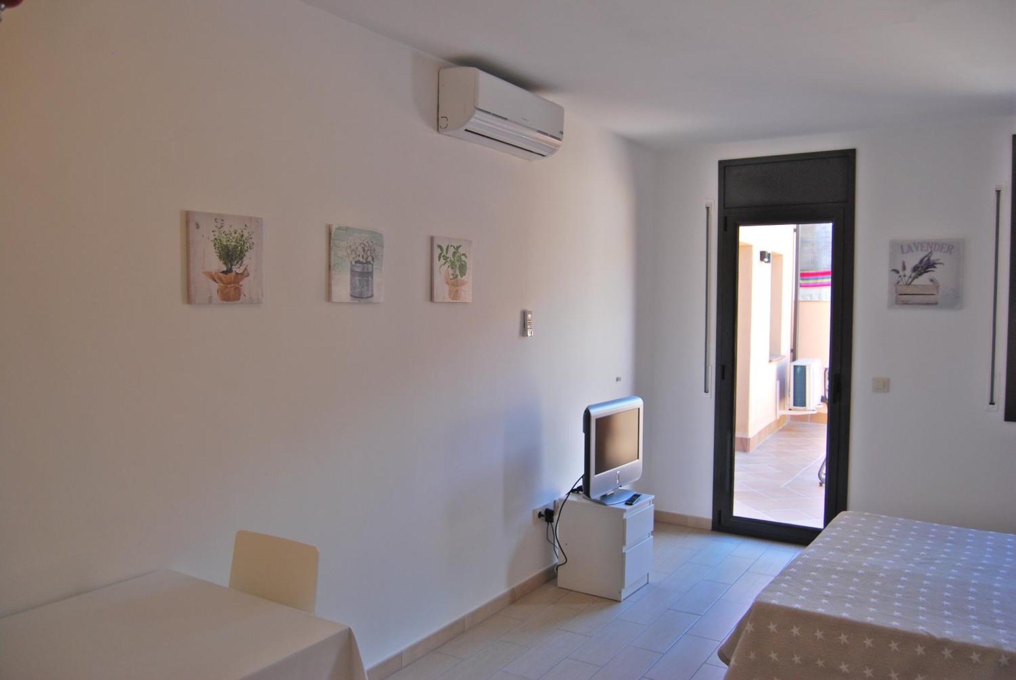 Apartaments Fonda Comerc Torroella de Montgrí Exterior foto
