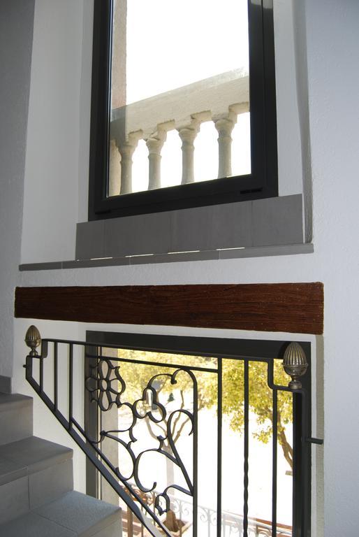 Apartaments Fonda Comerc Torroella de Montgrí Exterior foto